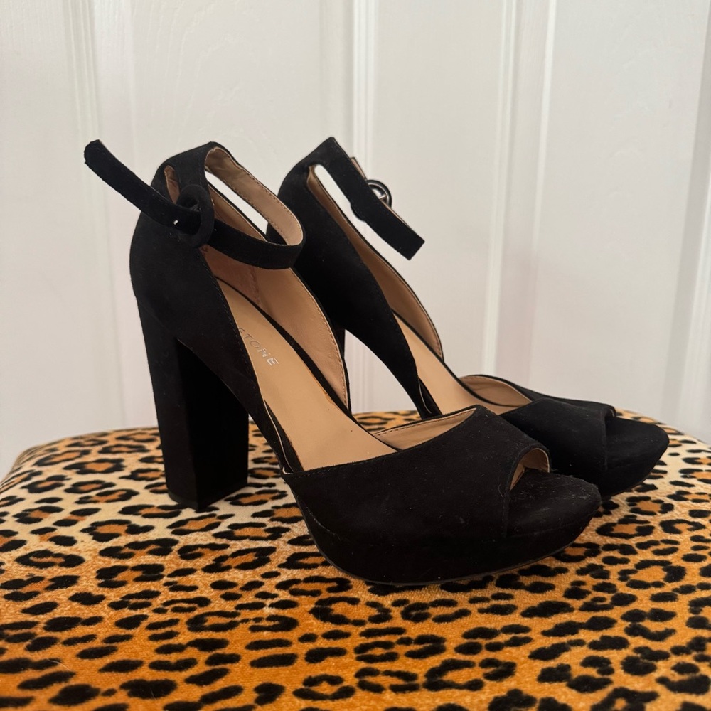 Black Chunky Peep-Toe Heels